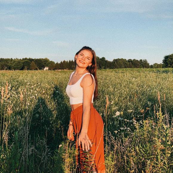 Meet your Posher, Taya - Picture 1 of 1